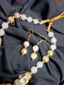 😊  Beautiful beats necklace with cute earring
