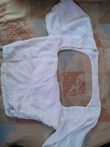 Chic White Cropped Top