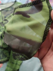 Green Graphic Print sheer Top,(size-xs)