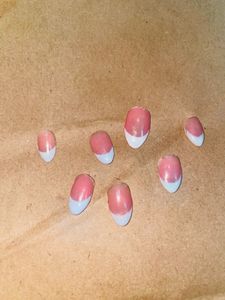 French Tip Press-On Nails set of 7