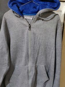 Gray Jacket With Cap And Pocket