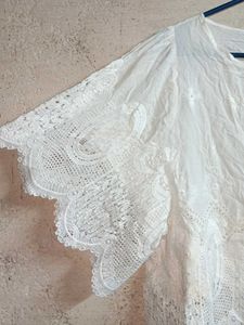 White Lace Trim Cropped Top