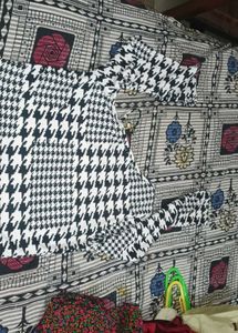 Chic Houndstooth One-Shoulder Top