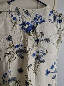 Four Plus, White Floral Top, Size Medium