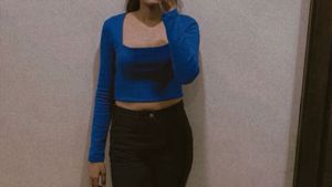 Blue Square Neck Long Sleeve Top