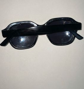 H&amp;M Polarised Black Sunglasses