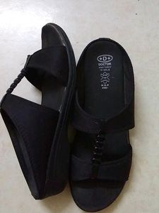 Black sandals (Doctor +)