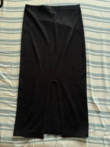 Ribbed black pencil skirt