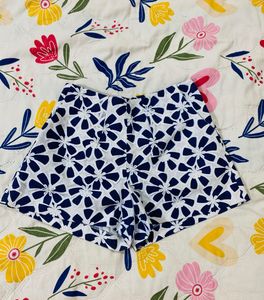 Stylish Navy &amp; White Printed Shorts