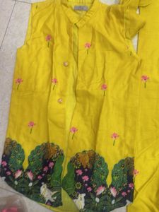 kids Yellow Kurta Set with Floral Print