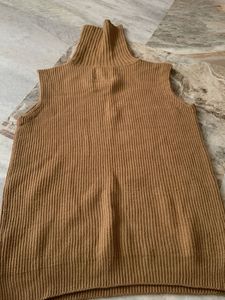 Brown Ribbed Turtleneck Sleeveless Sweater