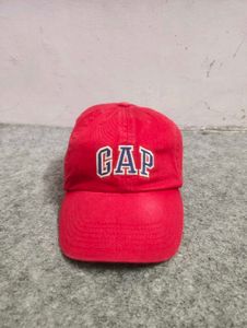 Red Gap Baseball Cap for teenagers