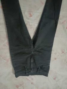 Women black jeans