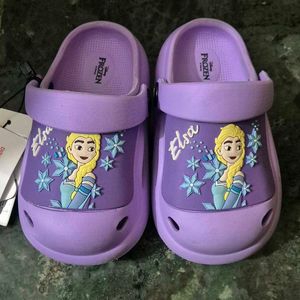 Brand new Disney Frozen Elsa kids Clogs 6