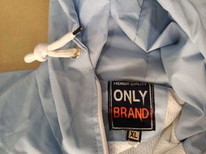 Stylish Two-Tone Light Jacket