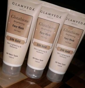 Set Of 3 Glamveda Facewashes