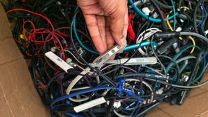 Mix Brand 400-500 Neckbands Used Condition Scrap