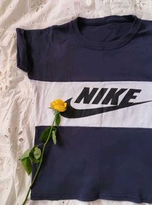 Nike Women's Blue T-Shirt