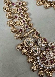 Exquisite Heritage Necklace and Earring Set
