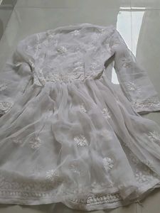 Elegant White Chikankari Kurta