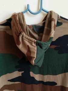 CAMOUFLAGE HOODED And Plum Shirt