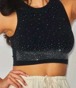 V,Beautiful Gorgeous Black Crop Top