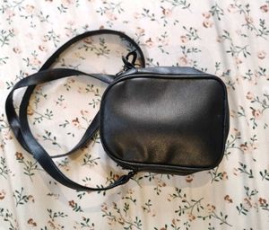 Quilted Black Crossbody Bag