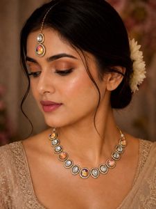Elegant Kundan &amp; Pearl Necklace Set