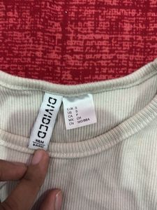 H&amp;M cropped beige top