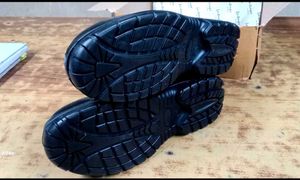 La-temps Black Leather Boots