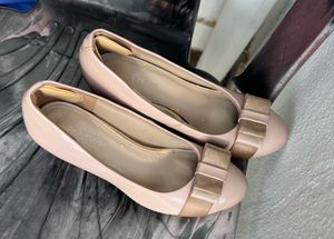 Chic Pink Ballet Flats with Bow Detail