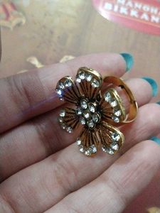 Vintage Flower Brooch with Rhinestones