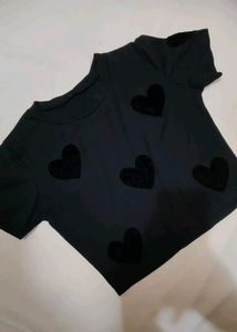 🕷️🕸️Black Heart Applique Cropped Top