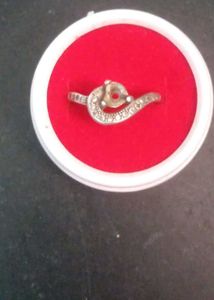 925 hallmark real silver ring.....