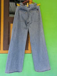 Light Wash Wide Leg Jeans with(adjustable waist)