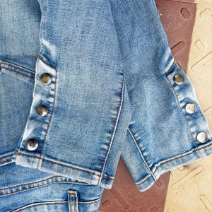 Vero Moda Light Wash Denim Jeans