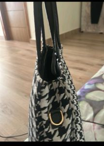 Stylish Houndstooth Tote Bag