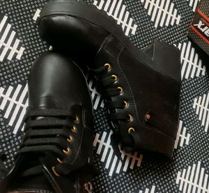 Black Leather Winter Shoes 👢👢