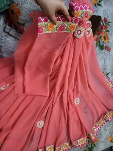 Beautiful Peach Saree with Heavy border nd Buttey❤