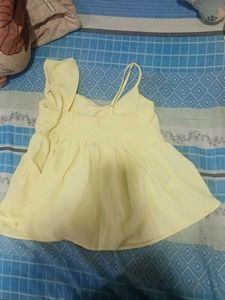 Chic Yellow Sleeveless Top
