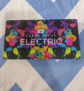 URBAN DECAY Eye Shadow Pallet In Shade 'ELECTRIC'