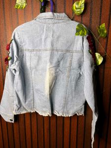 Stylish Denim Jacket with Rose Embroidery