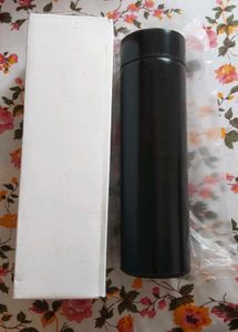 Black Vacuum Insulated Bottle