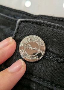 thrifted vintage y2k black denim shorts