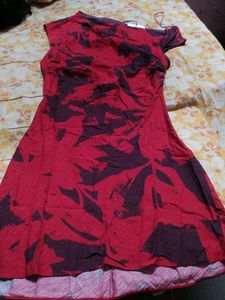 Chic Red & Burgundy Abstract Print Dress