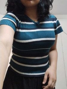 Striped V-Neck Cropped Knit Top