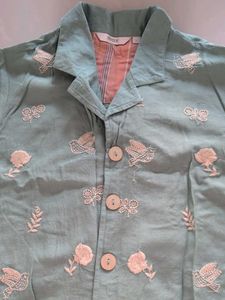MAX Collection Embroidered Bird Croptop