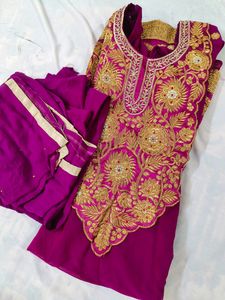 EMBROIDERED KURTI SET