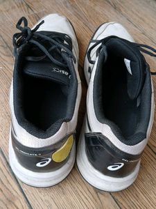 asics non marking sports shoes