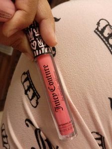 Juicy Couture plumping Lip Gloss